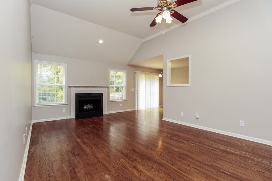 Building Photo - 3019 Candlelite Dr