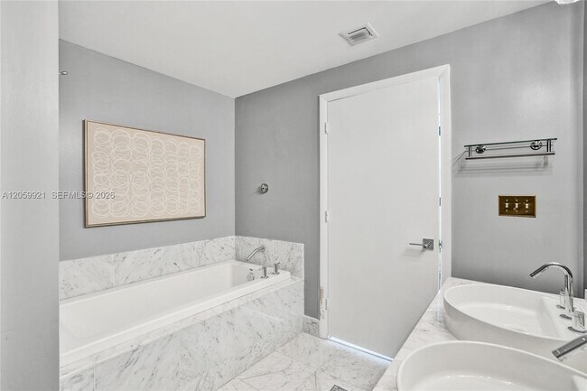 Building Photo - 244 Biscayne Blvd