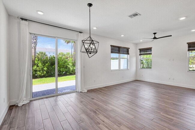 Building Photo - 229 Preserve Trl S