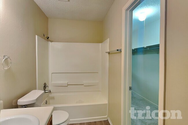 Building Photo - 6827 Cypress Mist Dr
