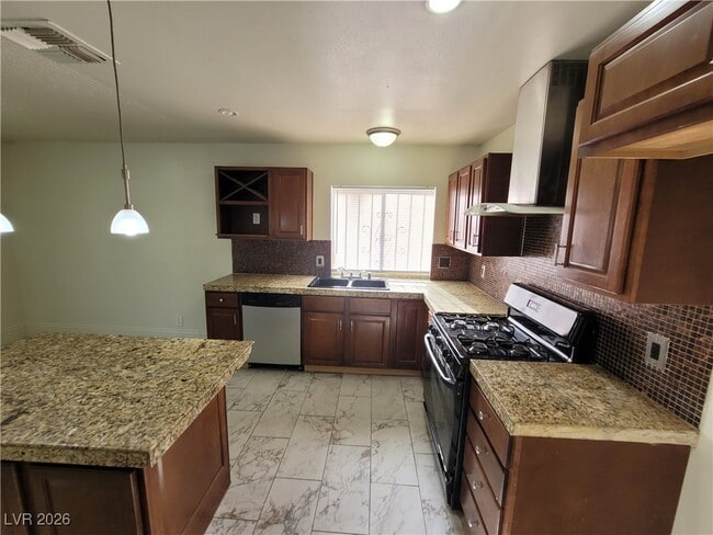 Building Photo - 3908 Montebello Ave