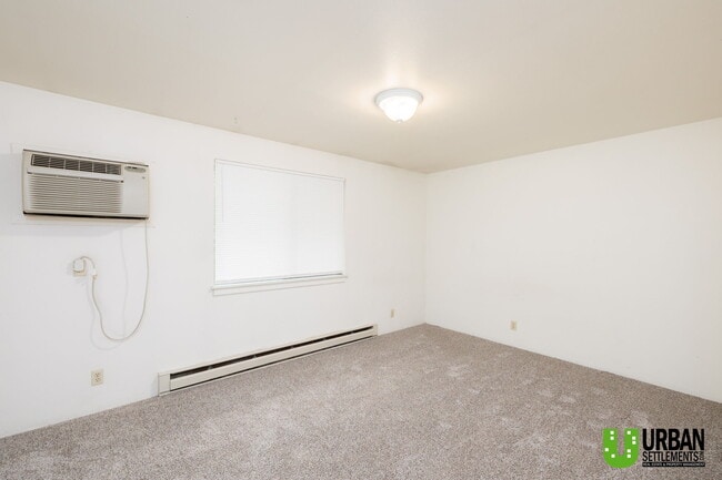 Building Photo - 3129 E 29th Ave