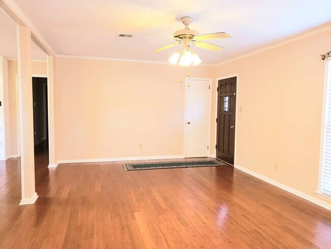 Building Photo - 484 Planters Rd
