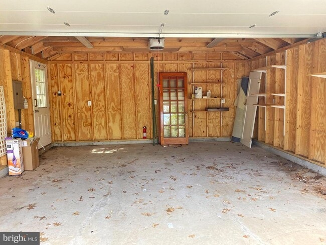 Building Photo - 432 E Luray Ave