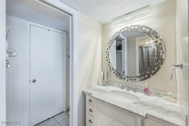 Building Photo - 10475 Gulf Shore Dr