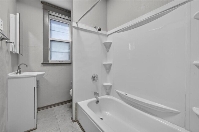 Building Photo - 5719 Gravois Ave