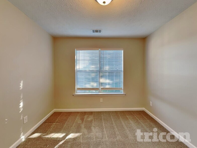 Building Photo - 266 Summer Hill Cir