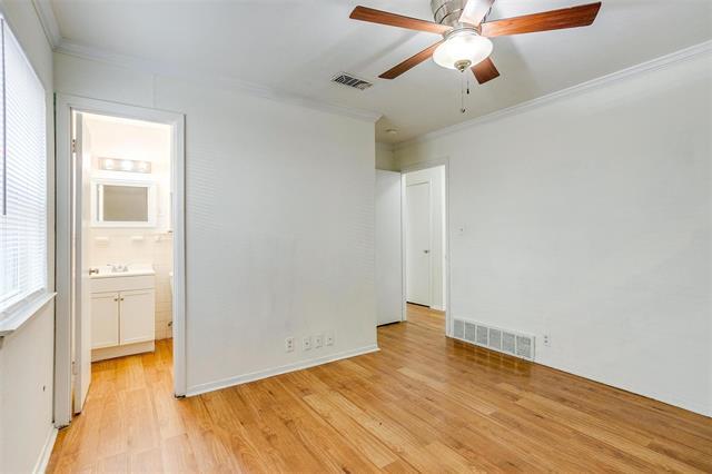 Building Photo - 237 NE Murphy Rd