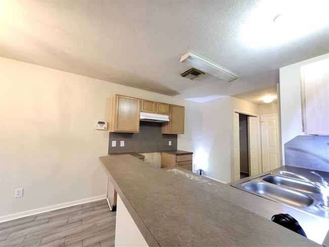 Building Photo - 14034 Maximos Dr