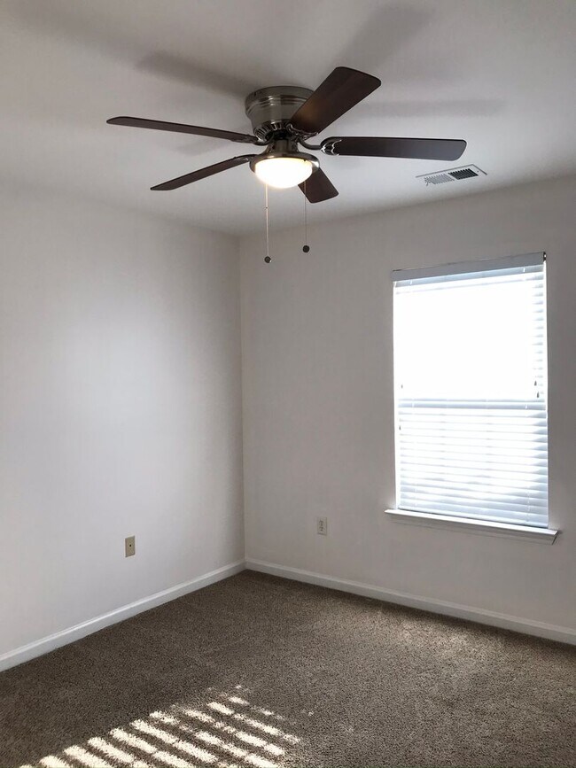Building Photo - LVP FLOORING THROUGHOUT! 4 Bedrooms in Center Hill Elementary, Middle & High School District!