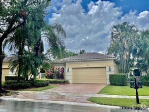 Building Photo - 2470 Bay Isle Ct