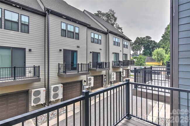 Building Photo - 421 Spearfield Ln