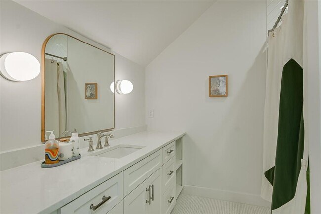 Building Photo - 5101 Cuesta Verde