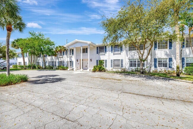 Building Photo - 2271 NE 68th St