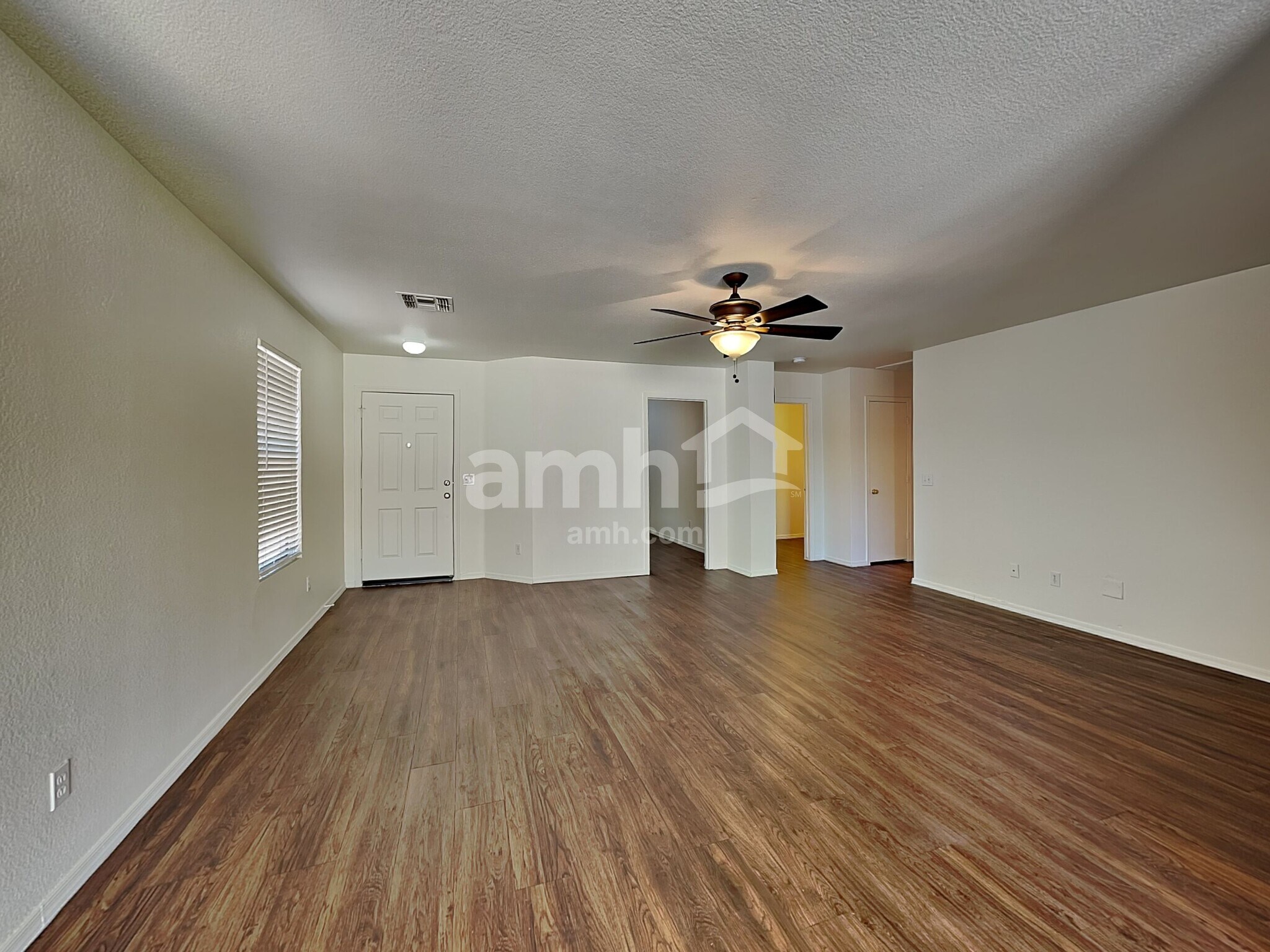 Building Photo - 16400 N Lasso Dr