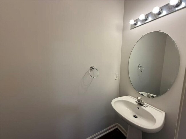 Building Photo - 1499 Cove Creek Cir