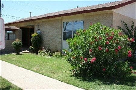 Building Photo - 2701 Zanderson Ave