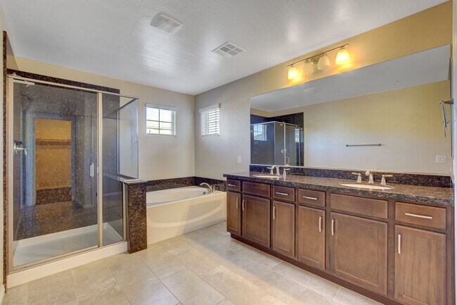 Building Photo - 2919 Caxton Grove Dr