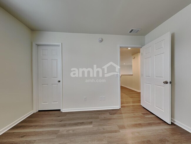 Building Photo - 312 Windmill Dr