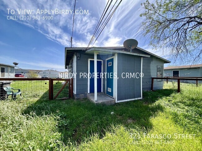 Building Photo - Charming 2-Bedroom Duplex in San Antonio, ...