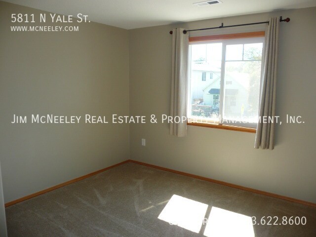 Building Photo - 5811 N Yale St
