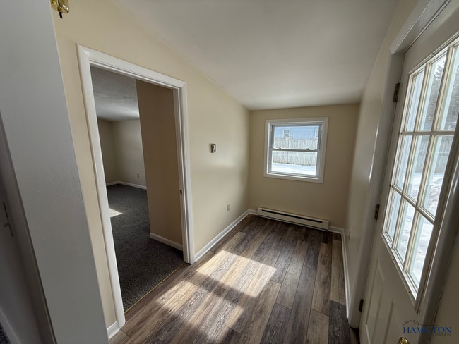 Building Photo - 4332 E Lake Rd