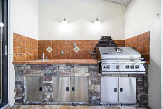 Building Photo - 11703 Sunfish Way