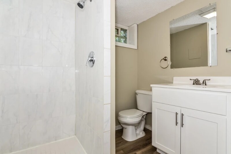 Building Photo - 400 Hazelwood Rd