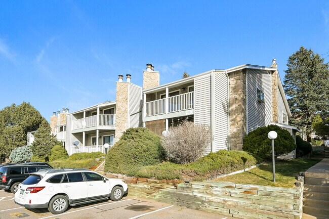 Building Photo - 940 S Walden Way