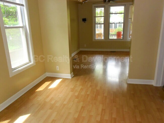 Building Photo - 1837 N Francisco Ave