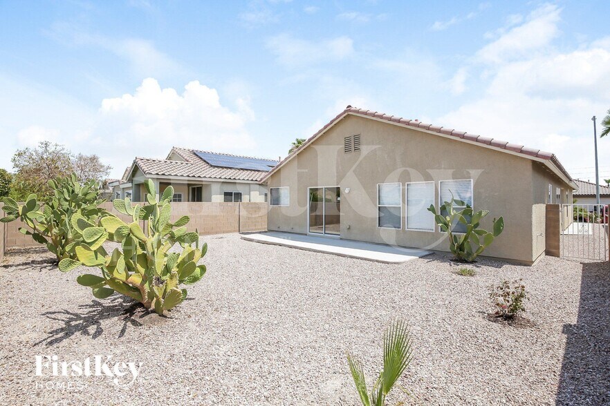 Building Photo - 3324 E Palatine Hills Ave