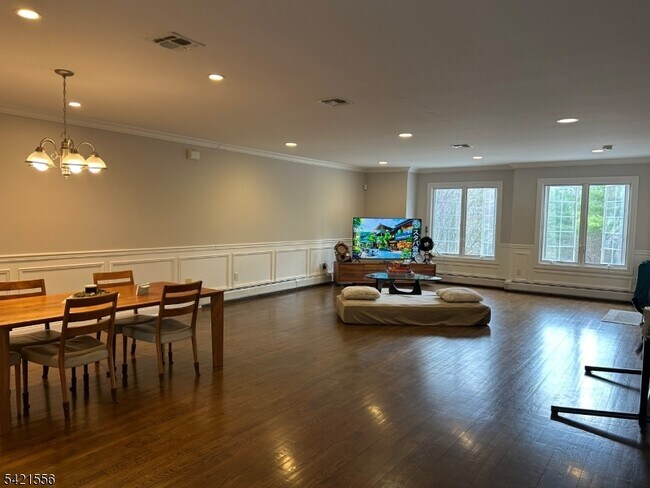 Building Photo - 46 Skymark Ct