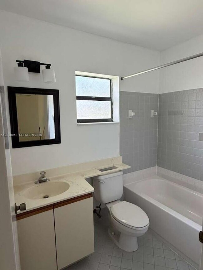 Building Photo - 4484 Carambola Cir S