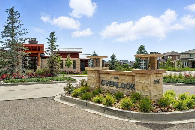 Building Photo - Spacious Home with 2-Car Garage and Centra...