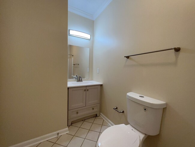 Building Photo - Convenient Newly Remodeled Condo