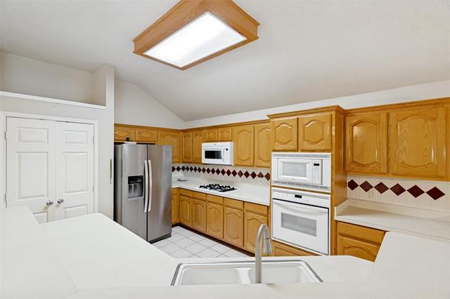Building Photo - 1524 Summerfield Dr