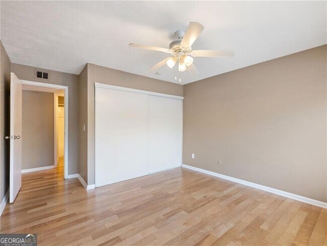 Building Photo - 115 Biscayne Dr NW