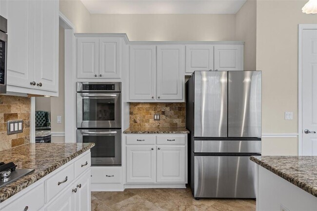 Building Photo - 10648 Bramblecrest Dr