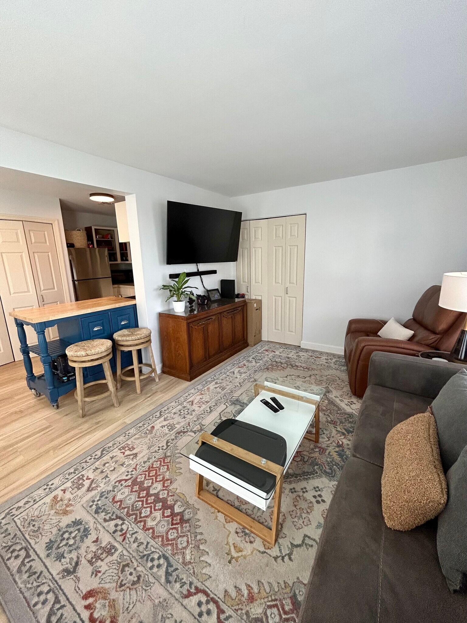 Photo is taken pre kitchen renovation - 18 Ocean St