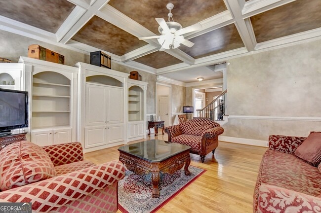 Building Photo - 8910 Pinehurst Cove