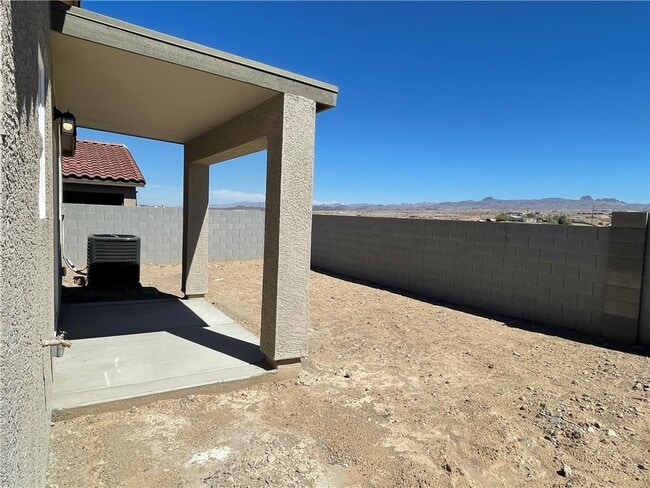 Building Photo - 2345 Tapatio Dr