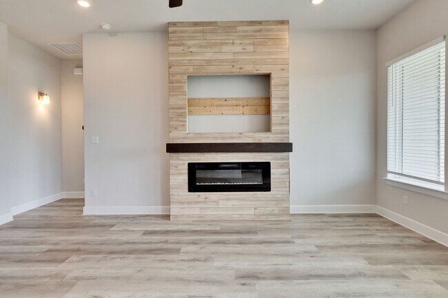 Building Photo - 265 Moonlit Stream Pass