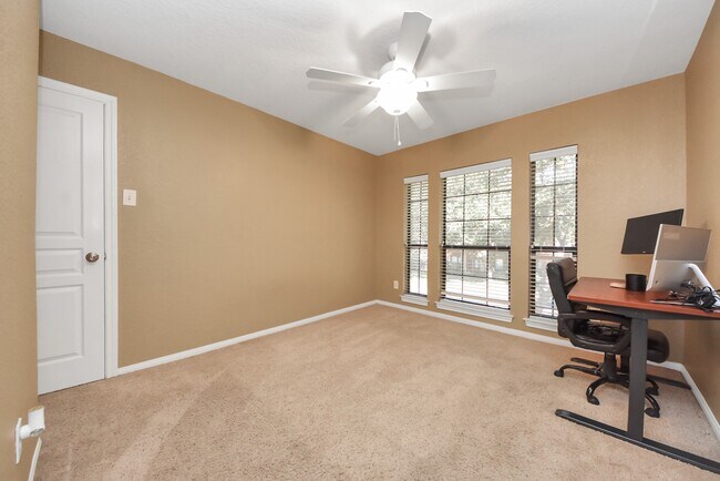 Building Photo - 3010 Ashton Park Dr