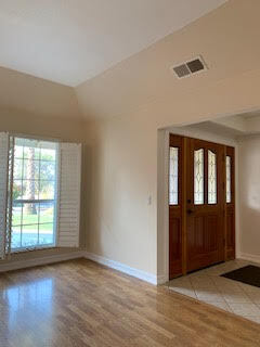 Building Photo - 6015 Oak Hill Dr