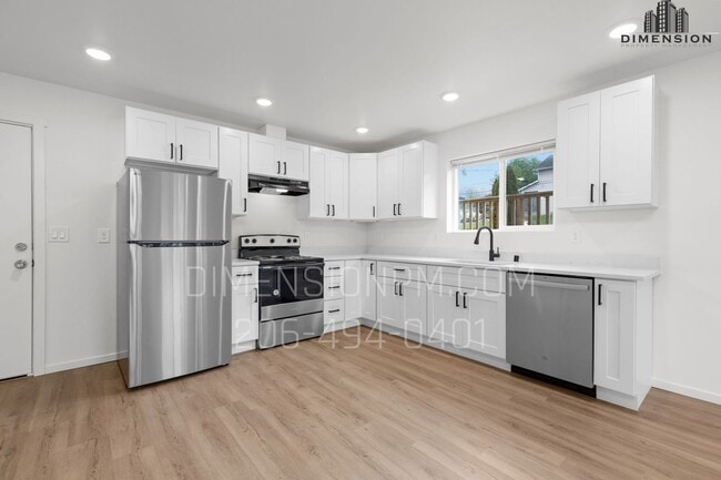 Building Photo - 3602 E T St