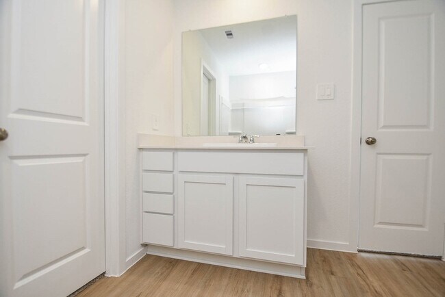 Building Photo - 1542 San Sebastien Dr