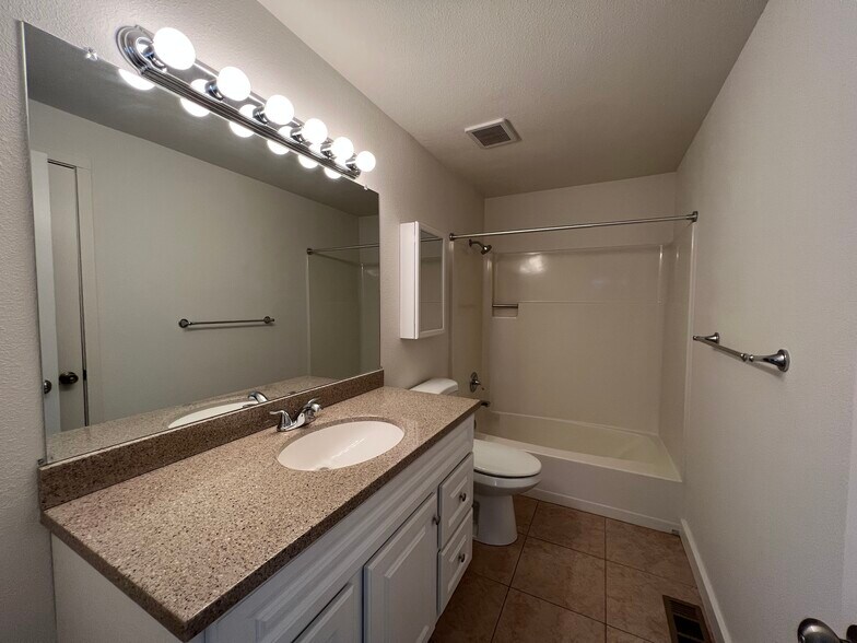 Downstairs bath - 2778 Robinwood Way