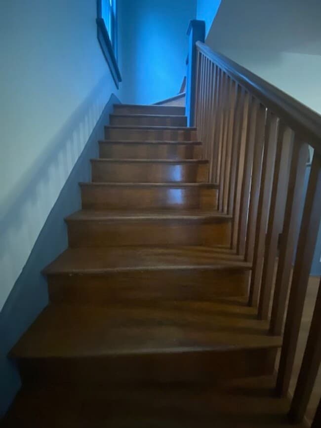 Building Photo - 3 Bed 1.5 Bathroom for rent in Dayton*