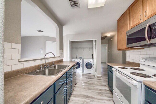 Building Photo - Charming 3-bedroom, 2-bathroom home in Wildhorse!