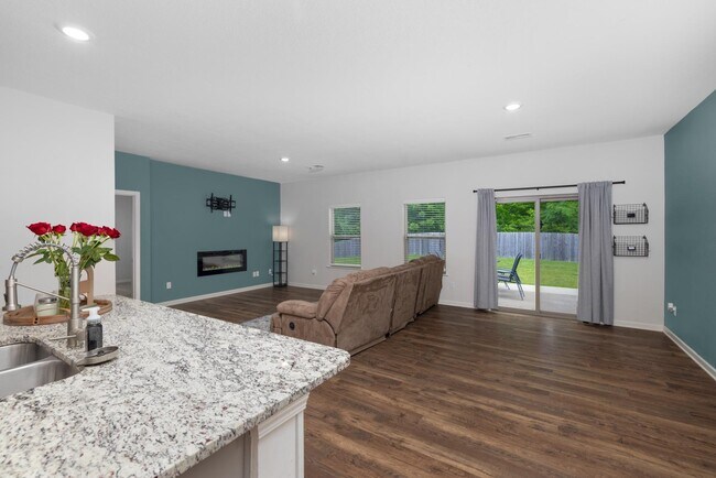 Building Photo - 44 N Payson Cv